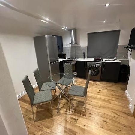 2 Bedroom Apartment In Hampdenrd London Exterior photo