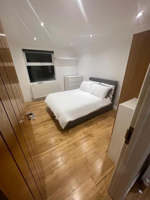 2 Bedroom Apartment In Hampdenrd London Exterior photo