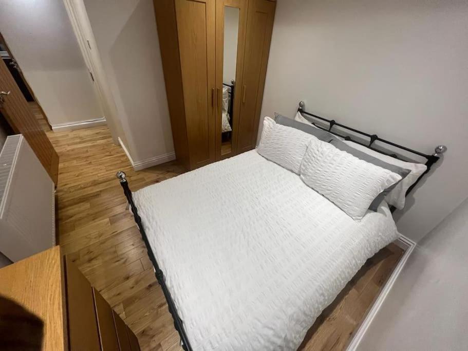 2 Bedroom Apartment In Hampdenrd London Exterior photo